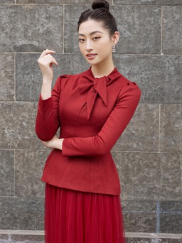 Nhập đội “mỹ nhân giảng đường” Hoa hậu Thùy Linh diện vest chuẩn mẫu giảng viên
