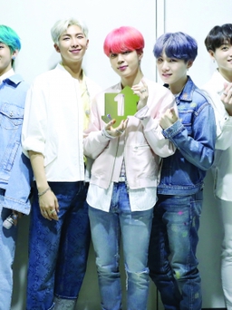 BTS liên tiếp xô đổ kỷ lục của Taylor Swift và BlackPink với 'Dynamite'