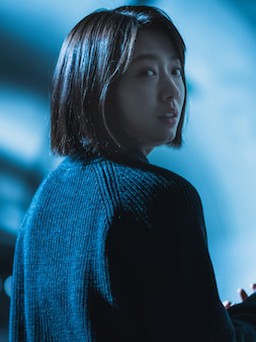 'The Call': Park Shin Hye lột xác, đối đầu với ác nữ Jeon Jong Seo