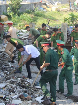 Hơn 4.500 người tham gia dọn rác hưởng ứng 'Ngày vì môi trường Phú Quốc'