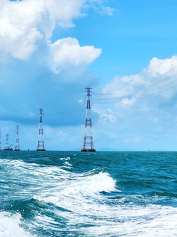 Đóng điện đường dây 220 kV vượt biển dài nhất Đông Nam Á ra Phú Quốc