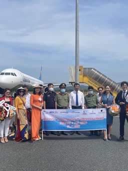 Phú Quốc đón chuyến bay 158 du khách từ Uzbekistan