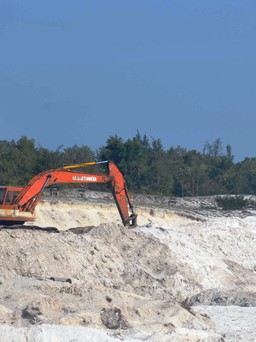 Quảng Nam đề xuất tự cấp phép khai thác cát trắng