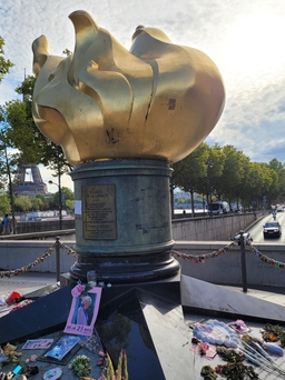 Tượng đài Ngọn lửa Tự do ở Paris có phải dành cho công nương Diana?
