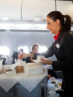 9 điều hành khách làm trên khoang gây khó chịu nhất cho tiếp viên hàng không