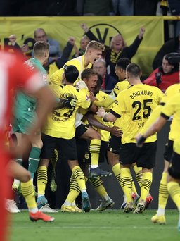 Highlights Borussia Dortmund 2-2 Bayern Munich: Mãn nhãn với trận cầu đỉnh cao của Bundesliga