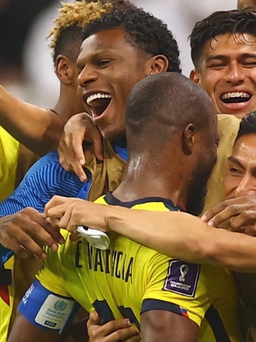 Enner Valencia tỏa sáng giúp Ecuador thắng Qatar 2-0 ở trận khai mạc World Cup 2022