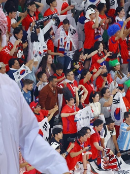 Đỗ Hùng từ Qatar: CĐV Hàn Quốc vỡ òa cảm xúc khi đội nhà vào vòng 1/8