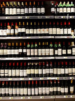 Pháp bắt băng làm giả rượu Bordeaux