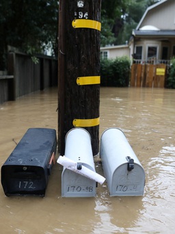 California đối mặt đợt mưa bão mới sau 3 tuần thảm họa