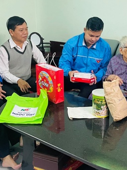 Chăm sóc sức khỏe định kỳ cho Mẹ Việt Nam anh hùng