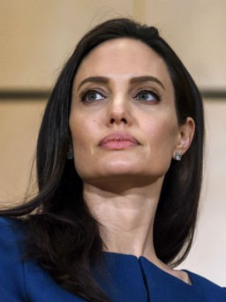 Angelina Jolie: 'Độc thân chẳng có gì tốt đẹp ngoài sự khó khăn'
