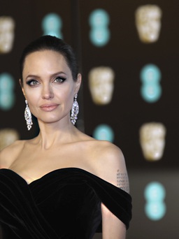 Rộ tin Angelina Jolie tìm được tình mới sau khi ly hôn