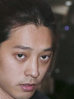 Gây scandal chat sex, Jung Joon Young đền cho công ty cũ 6 tỉ đồng