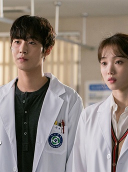 'Người thầy y đức 2' là phim hot nhất màn ảnh Hàn đầu năm 2020