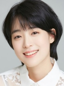 Nữ diễn viên mới xứ Hàn có khuôn mặt 'giống cả Kbiz'