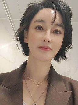 Nữ diễn viên Hàn kém nổi bỗng hot vì gương mặt trẻ trung tuổi U50