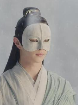 ‘Cạn lời’ vì bịt mắt trong suốt, mặt nạ dưỡng da trong phim cổ trang Trung Quốc