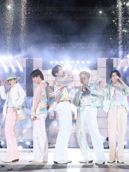 BTS 'bùng nổ' trong đêm nhạc trực tiếp ở Hàn