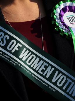 100 năm sau khi giành quyền bầu cử, phụ nữ Anh vẫn đấu tranh vì bình đẳng giới