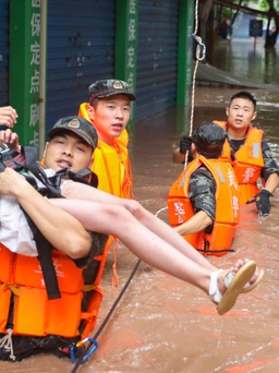 Trung Quốc chật vật khắc phục thiệt hại lũ lụt tàn khốc nhất sau nhiều thập niên
