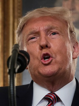 Bão tan đã 3 năm, vì sao đến nay Tổng thống Trump mới chi tiền hỗ trợ?