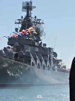 Soái hạm Moskva của Nga chìm xuống biển Đen