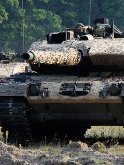 Đức 'bối rối' khi bị Ba Lan phàn nàn không giao xe tăng tiên tiến