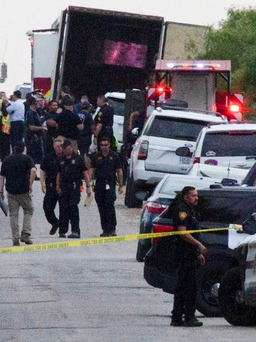 46 người di cư chết trong xe tải ở Texas giữa trời nóng gần 40 độ
