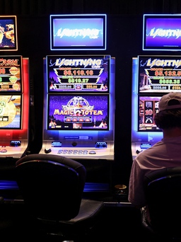 Đại dịch Covid-19 qua, người Úc lo hậu quả lớn: nghiện cờ bạc trực tuyến