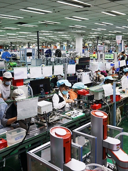 Nhà máy iPhone lớn nhất thế giới cần thêm 10.000 công nhân
