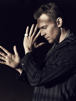 7 lý do Tom Hiddleston khiến fan “đổ gục”