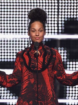 VMAs 2016 - Alicia Keys ủng hộ #Nomakeupmovement