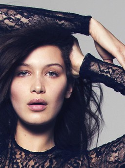 Bella Hadid tẽ ngã trong show của Michael Kors