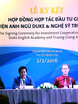 “Nhà báo hãy phỏng vấn tôi bằng Tiếng Anh...”