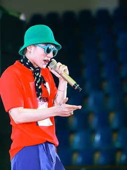 Sơn Tùng nịnh fan