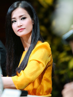 Đông Nhi hoàn tất giấc mơ ở sân vận động