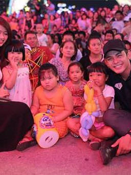 Siêu mẫu Hoàng Yến bất ngờ tái xuất