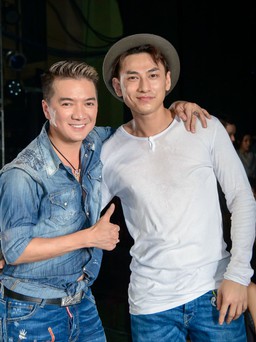 Mr Đàm tập nhạc đến 2h sáng mỗi ngày