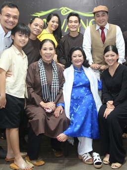 Kim Cương xúc động khi xem lại trích đoạn Lá sầu riêng