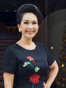 Diễm My mừng sinh nhật tuổi 54