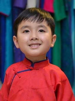 Thần đồng Evan Lê đến thăm nhà cố nhạc sĩ Trịnh Công Sơn