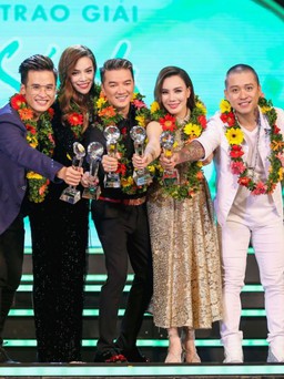 Hồ Quỳnh Hương, Hà Anh Tuấn nhận giải thưởng Làn sóng xanh