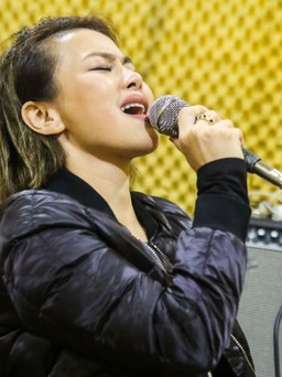 Hải Yến Idol làm đêm nhạc top hit Làn Sóng Xanh