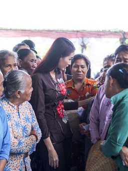 Phan Thị Mơ kỷ niệm sinh nhật bằng việc làm từ thiện