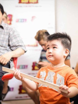 Kim Tử Long, Trinh Trinh dẫn con trai 2 tuổi đi hát cải lương