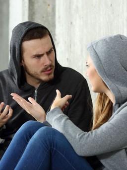 Những hành động vô tình làm rạn nứt mối quan hệ