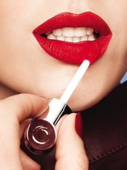 Cho làn môi thu hút mọi ánh nhìn