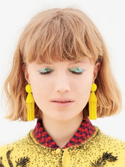 Lấp lánh hơn với 5 cách trang điểm kim tuyến