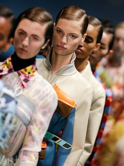Prada và cơn sốt thời trang thập niên 70